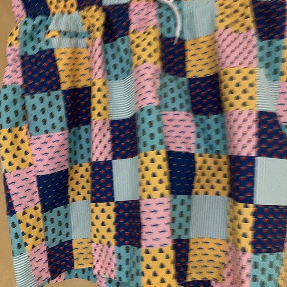 Charleston Threads Mens XXL swim trunks - Picture 4 of 7